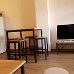 Charming House Between Port And Center בית נופש