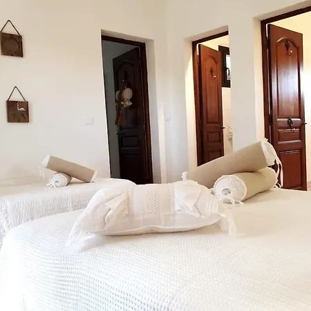 Сasa de vacaciones Charming House Between Port And Center