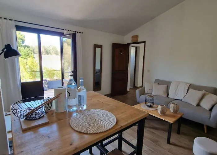 Charming House Between Port And Center בית נופש