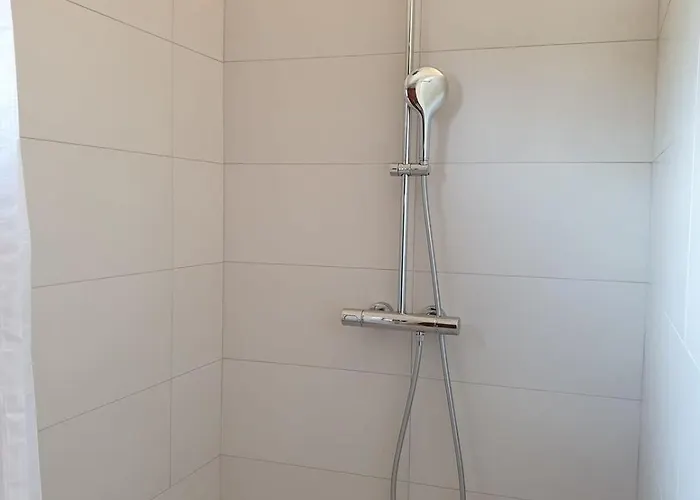 בית נופש Charming House Between Port And Center פורטו-וישיו