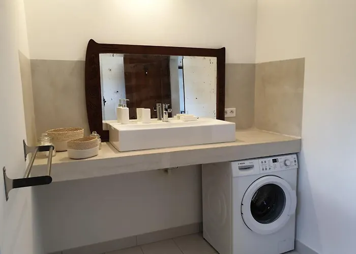 Charming House Between Port And Center פורטו-וישיו