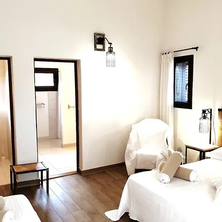 Ferienhaus Charming House Between Port And Center